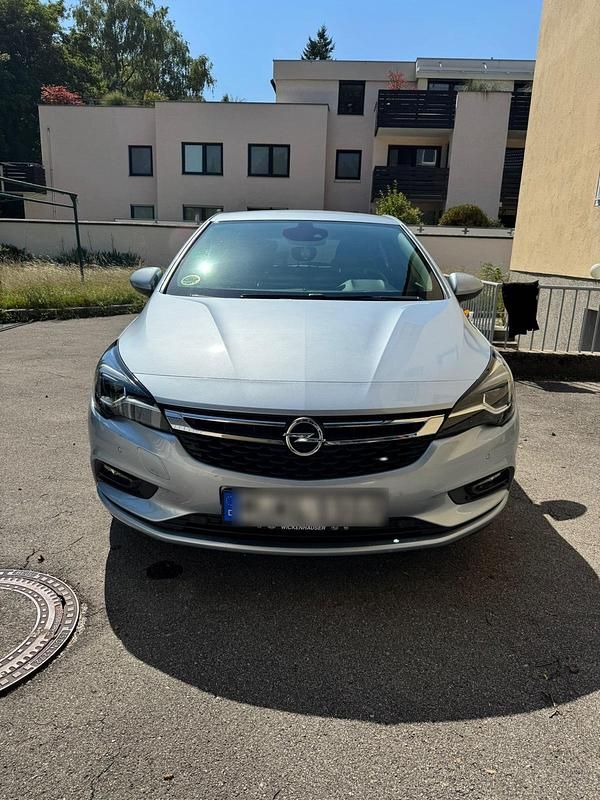 Grau Gebraucht 2017 Opel Astra Active Kleinwagen | 8.300 € (Guter Preis) - Bild 1/4