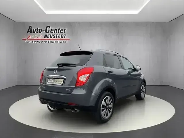 Gebraucht SsangYong Korando Crystal 234 PS (172 kW) 2015 Grau SUV