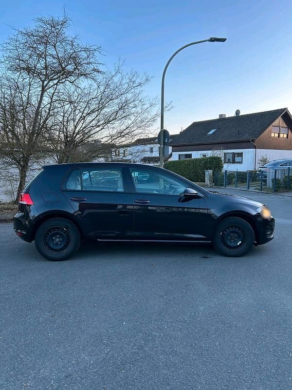 Gebraucht VW Golf VII 105 PS (77 kW) 2013 Schwarz Limousine