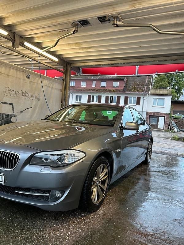 Gebraucht BMW 523 204 PS (150 kW) 2010 Grau Limousine