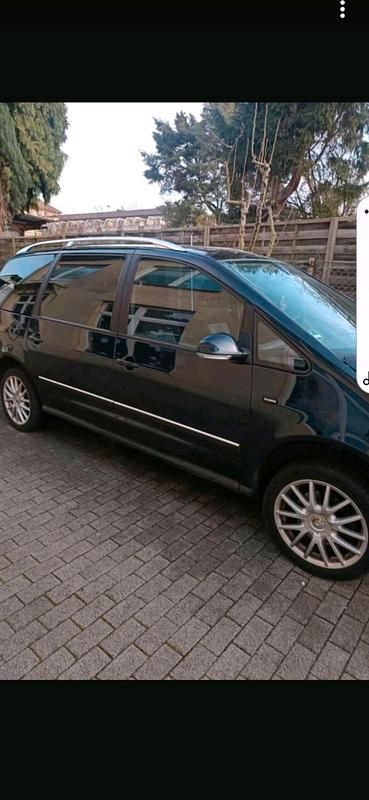 Second-hand VW Sharan 140 CP (102 kW) 2007 Albastru Monovolum