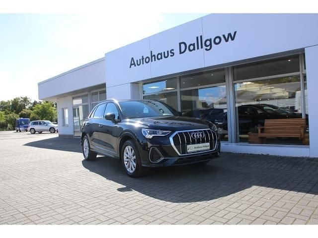 Mythosschwarz metallic Gebraucht 2021 Audi Q3 S-Line SUV | 39.980 € - Bild 1/4