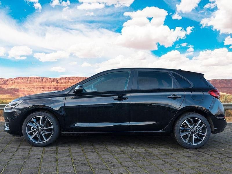 Gebraucht Hyundai i30 Advantage 101 PS (74 kW) 2024 Schwarz Limousine