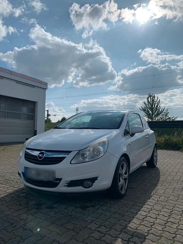 Weiß Gebraucht 2009 Opel Corsa Edition Kleinwagen | 800 € (Guter Preis) - Bild 1/4