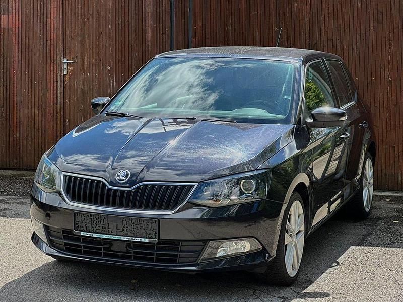 Schwarz Gebraucht 2015 Skoda Fabia Style Kleinwagen | 8.990 € (Fairer Preis) - Bild 1/4
