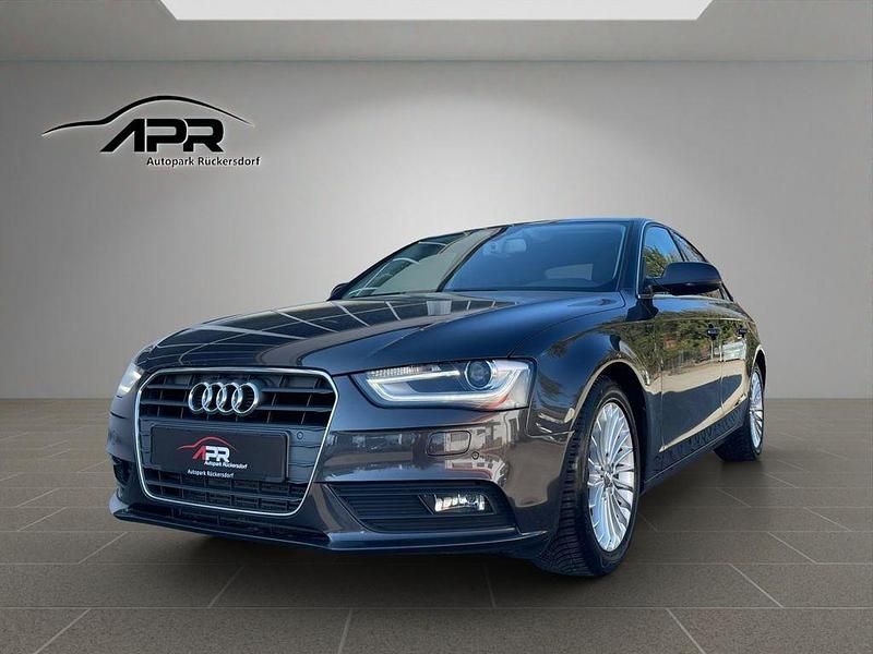 Gebraucht Audi A4 Ambition 150 PS (110 kW) 2015 Grau Limousine