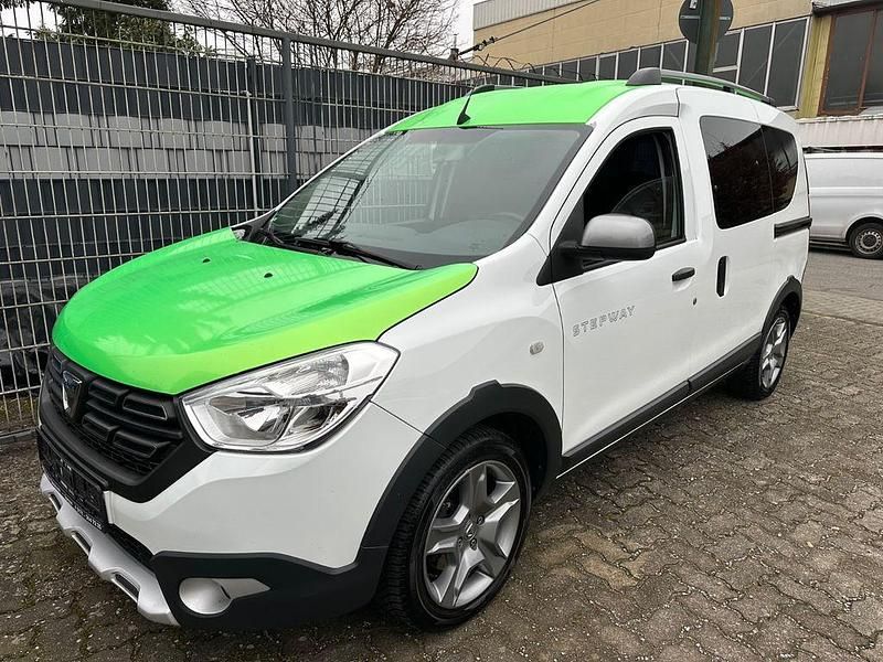 Weiß Gebraucht 2019 Dacia Dokker Stepway Van / Kleinbus | 9.999 € (Superpreis) - Bild 1/4