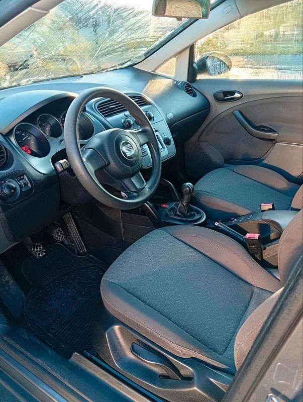 Usata Seat Altea 2006 Grigio Monovolume