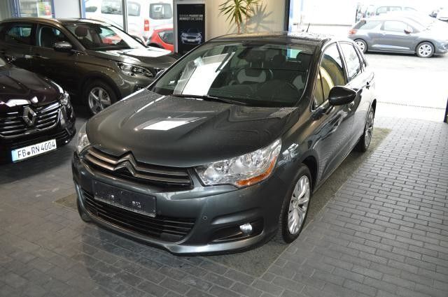 Grau metallic Gebraucht 2012 Citroën C4 Chic Limousine | 9.990 € - Bild 1/4