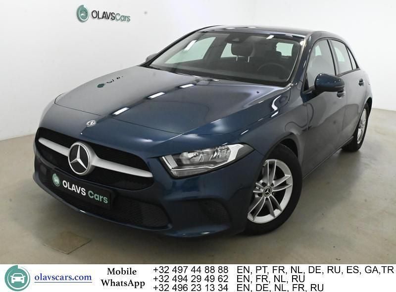 Blau Gebraucht 2020 Mercedes A180 Limousine | 15.246 € (Guter Preis) - Bild 1/4