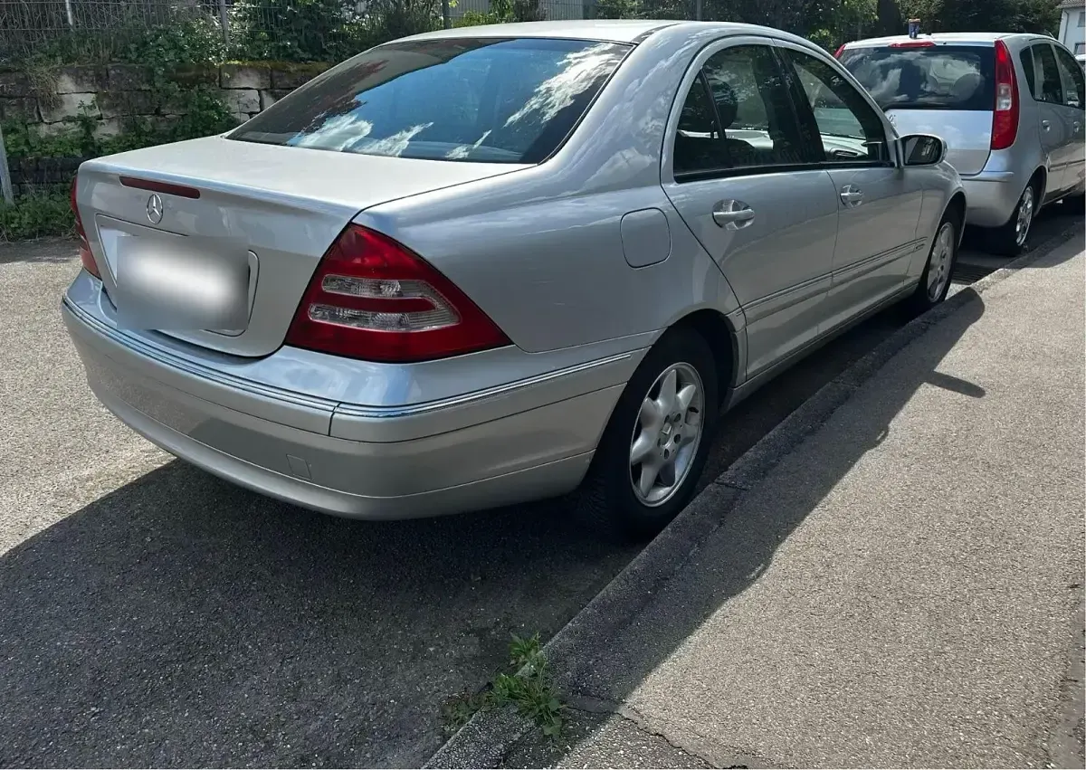 Gebraucht Mercedes C180 Elegance 129 PS (94 kW) 2000 Silber Limousine