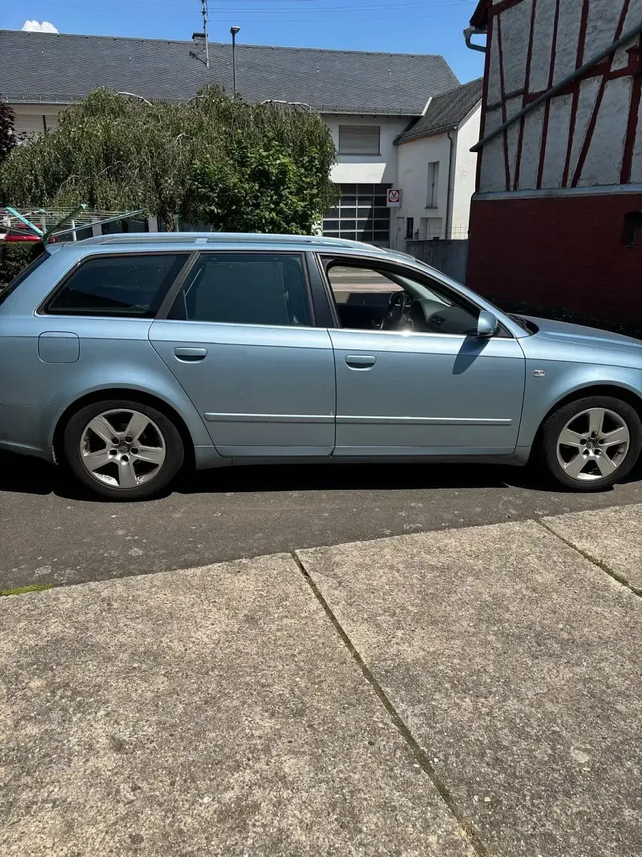 Gebraucht Audi A4 170 PS (125 kW) 2005 Blau Kombi