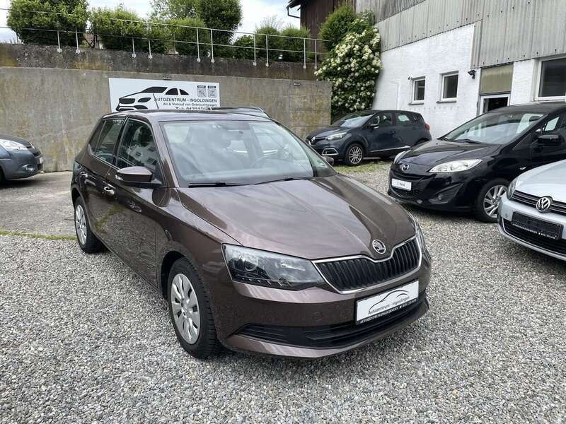 Braun Gebraucht 2017 Skoda Fabia Active Limousine | 8.399 € (Fairer Preis) - Bild 1/4