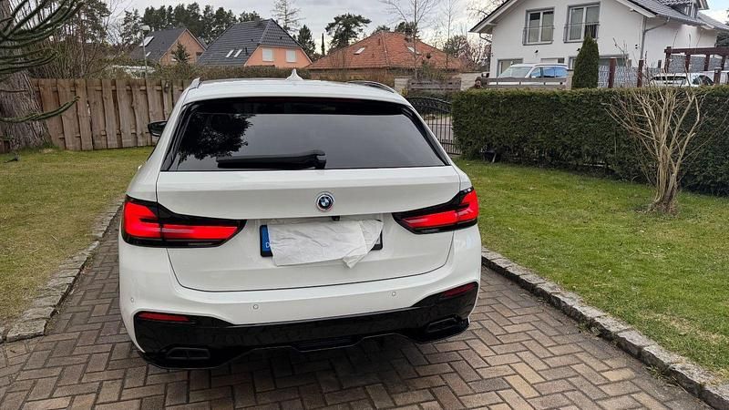 Gebraucht BMW 520 M Sport 190 PS (139 kW) 2020 Weiß Kombi