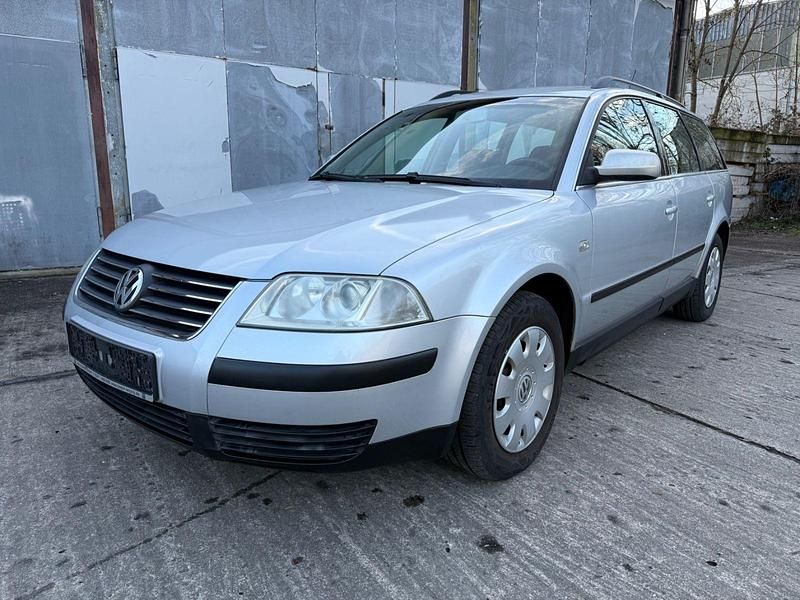 Second-hand VW Passat 102 CP (75 kW) 2000 Argintiu Break