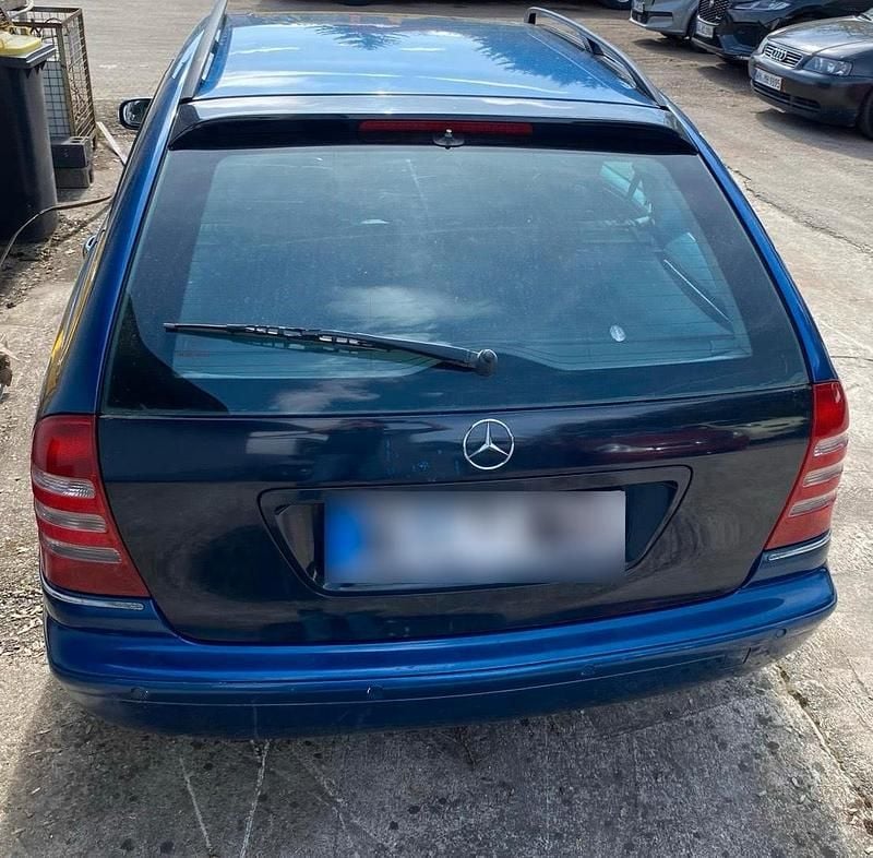 Gebraucht Mercedes C240 170 PS (125 kW) 2001 Blau Kombi