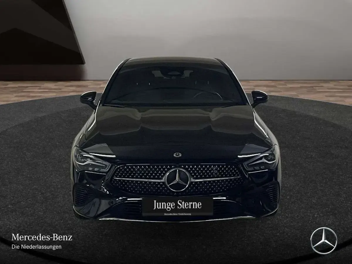 Gebraucht Mercedes CLA180 Advanced 136 PS (100 kW) 2025 Schwarz Limousine