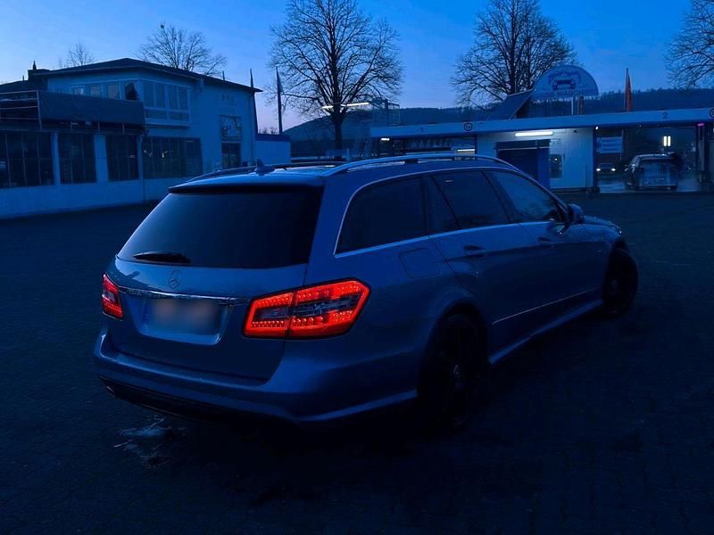 Gebraucht Mercedes E250 AMG 204 PS (150 kW) 2010 Blau Kombi