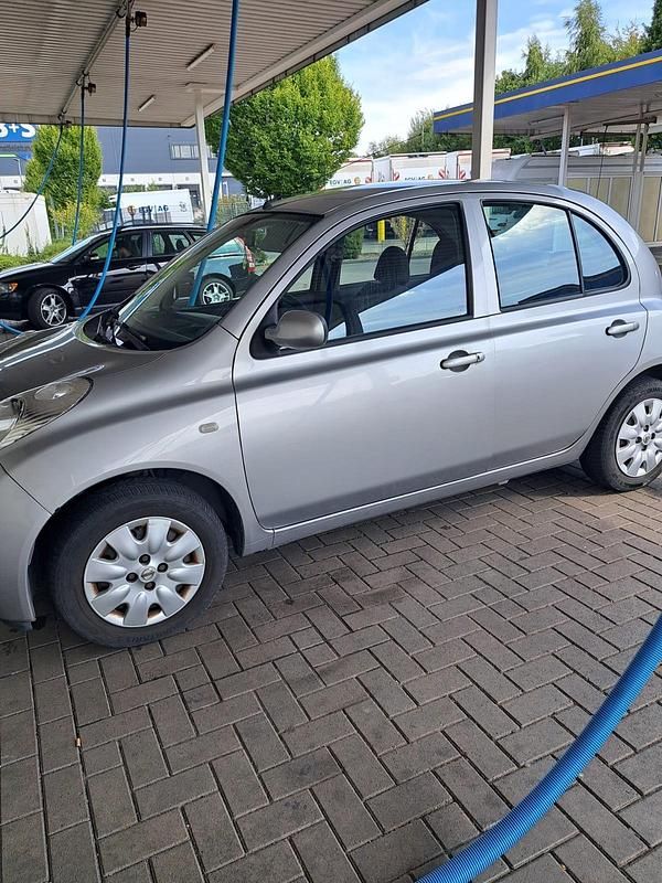 Silber Gebraucht 2004 Nissan Micra Kleinwagen | 1.600 € (Fairer Preis) - Bild 1/4