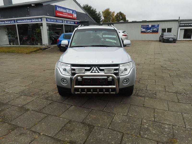 Silber Gebraucht 2008 Mitsubishi Pajero Intense SUV | 11.980 € (Guter Preis) - Bild 1/4