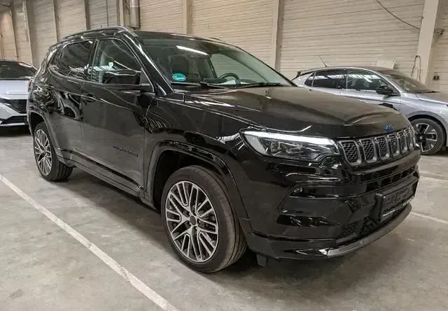Gebraucht Jeep Compass Summit 241 PS (177 kW) 2024 Schwarz SUV