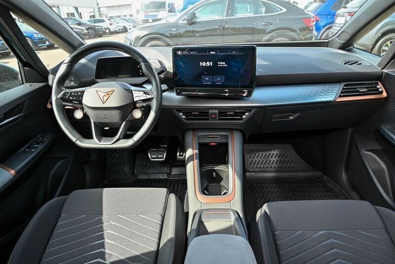 Gebraucht Cupra Born 169 kW (231 PS) 2022 Aurorablau Kleinwagen