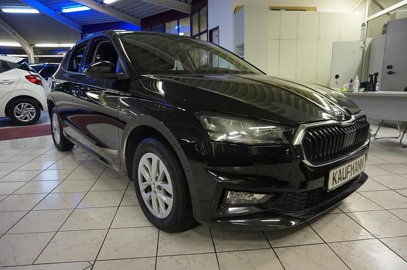 Gebraucht Skoda 110 R Style 110 PS (80 kW) 2023 Black magic perleffekt Limousine