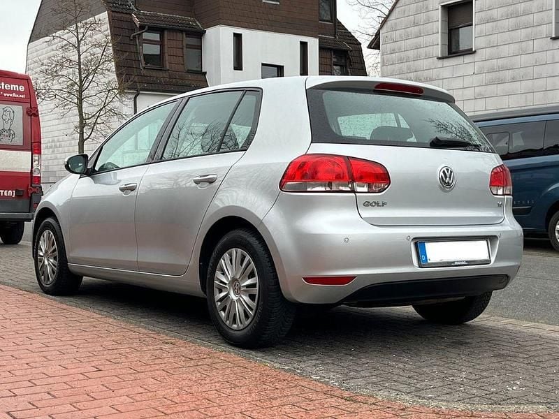 Gebraucht VW Golf VI 102 PS (75 kW) 2010 Grau Kleinwagen