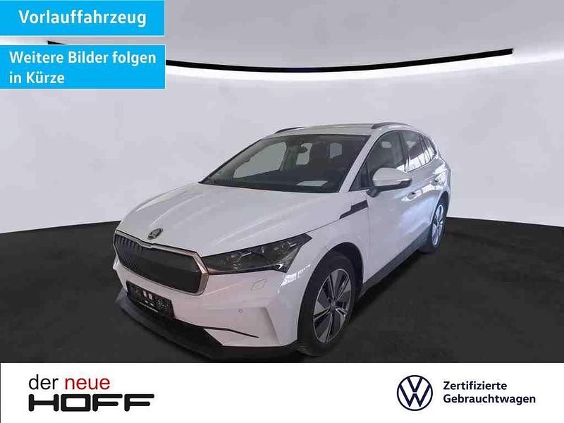 Moonweiß metallic Gebraucht 2022 Skoda Enyaq iV Loft SUV | 25.775 € (Fairer Preis) - Bild 1/4