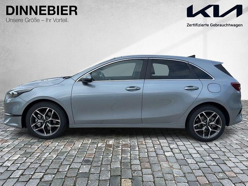 Neu Kia Ceed Platinum 140 PS (102 kW) 2025 Silber (metallic) Kleinwagen