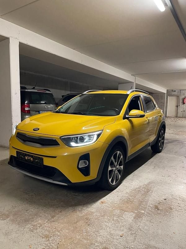 Gelb Gebraucht 2018 Kia Stonic SUV | 9.999 € (Guter Preis) - Bild 1/4