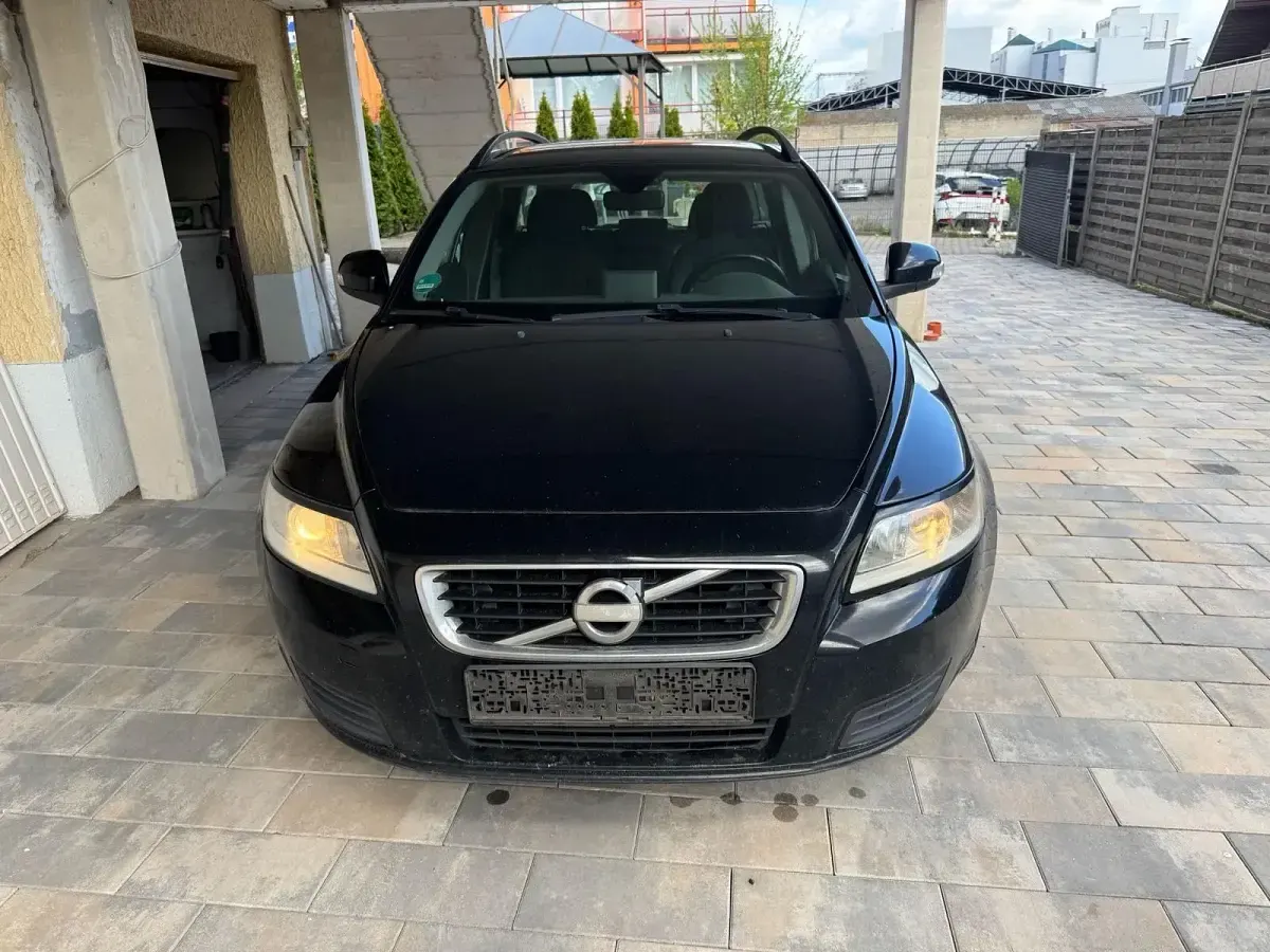 Gebraucht Volvo V50 136 PS (100 kW) 2010 Schwarz Kombi