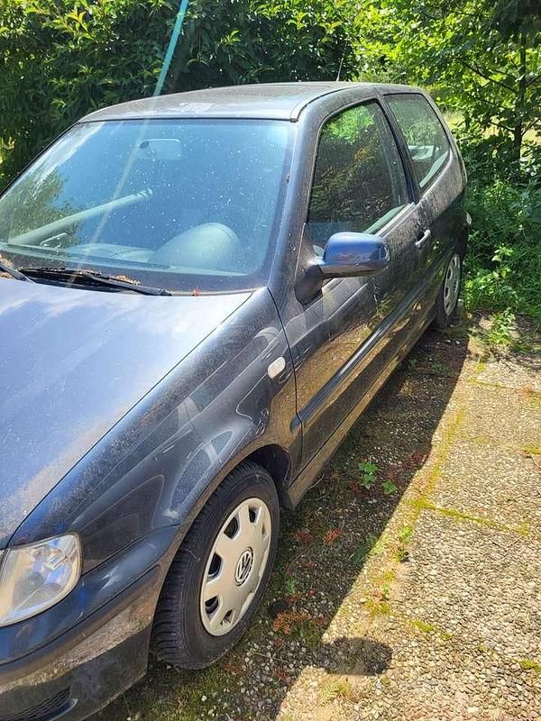 Blau Gebraucht 2001 VW Polo Limousine | 1.150 € (Fairer Preis) - Bild 1/4