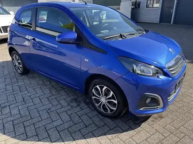 Gebraucht Peugeot 108 Allure 72 PS (52 kW) 2020 Blau calvi/metallic klarlack Kleinwagen