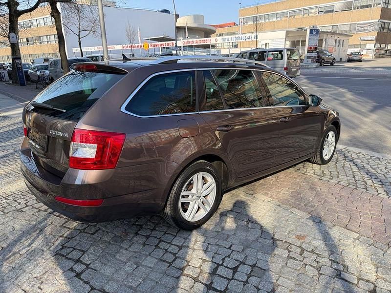 Gebraucht Skoda Octavia Elegance 150 PS (110 kW) 2014 Braun Kleinwagen