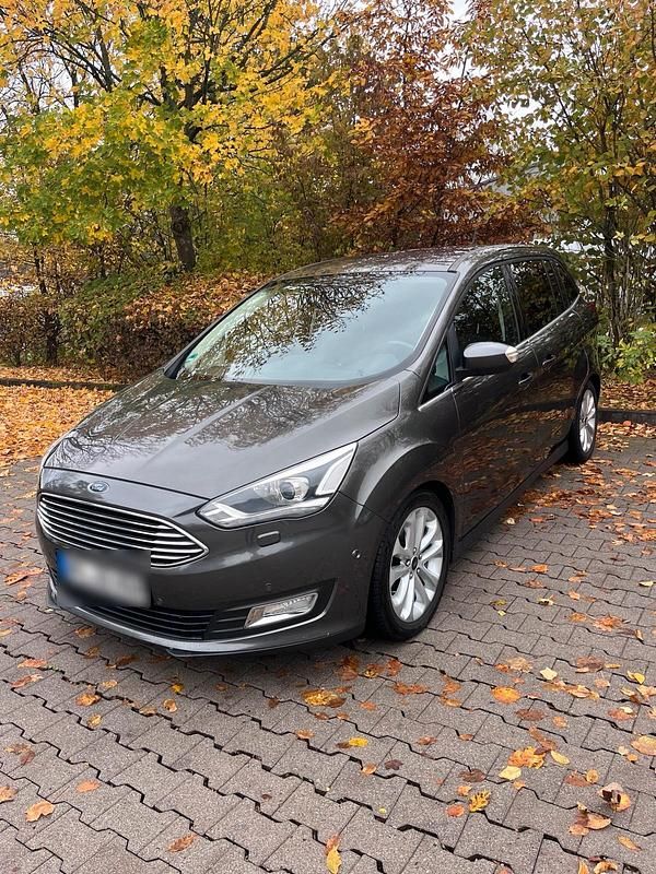Grau Gebraucht 2016 Ford Grand C-Max Van / Kleinbus | 9.000 € (Guter Preis) - Bild 1/4