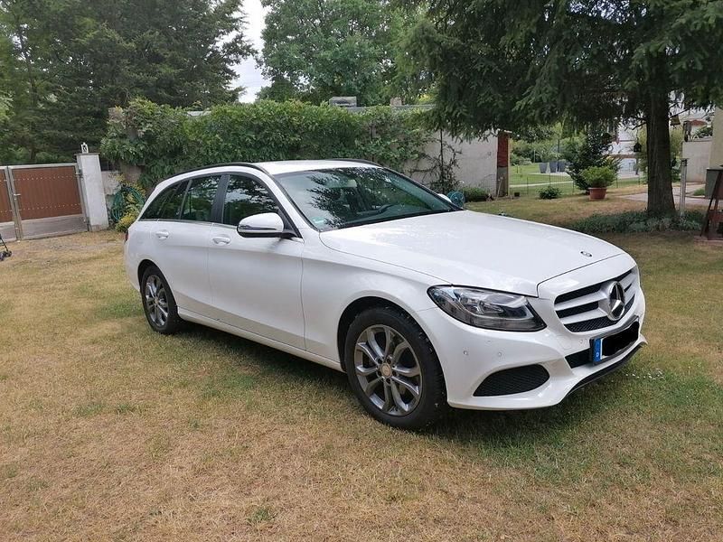 Weiß Gebraucht 2016 Mercedes C200 Kombi | 12.900 € (Fairer Preis) - Bild 1/4