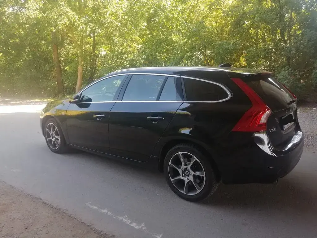 Gebraucht Volvo V60 Ocean Race 150 PS (110 kW) 2016 Schwarz Kombi