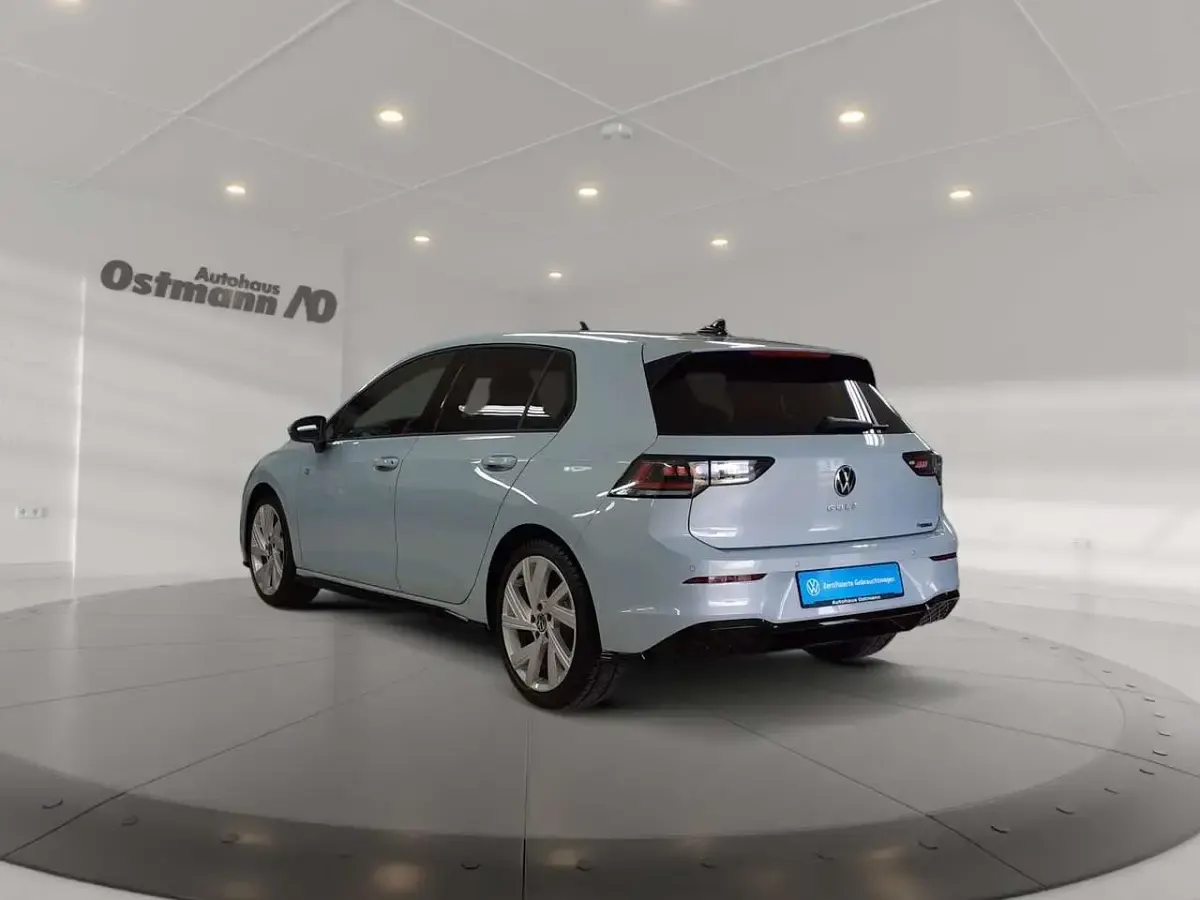 Gebraucht VW Golf VIII R-line 204 PS (150 kW) 2025 Blau Limousine