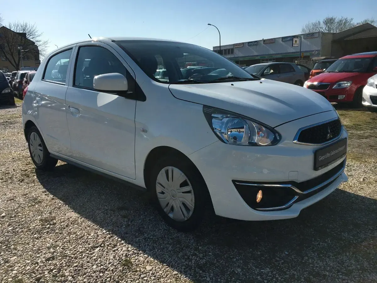 Gebraucht Mitsubishi Space Star Basis 71 PS (52 kW) 2017 Weiß Kleinwagen