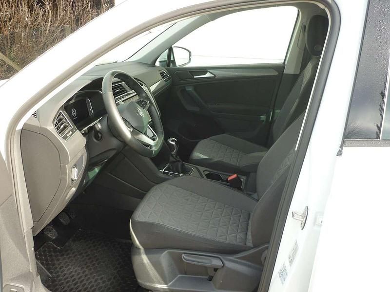Gebraucht VW Tiguan 150 PS (110 kW) 2022 Weiß SUV