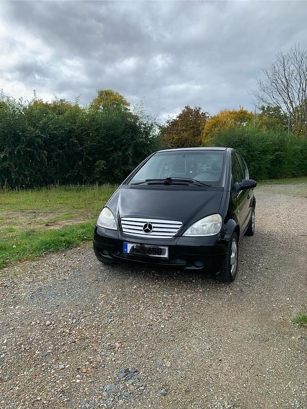 Schwarz Gebraucht 2000 Mercedes A160 Kleinwagen | 1.200 € (Guter Preis) - Bild 1/4