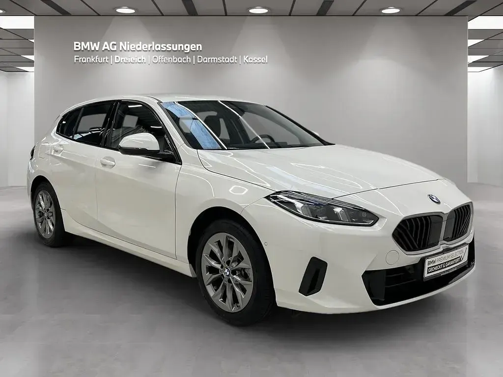 Używany BMW 120 150 KM (110 kW) 2025 Biały Hatchback