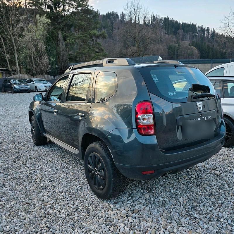 Gebraucht Dacia Duster 114 PS (83 kW) 2016 Grün SUV