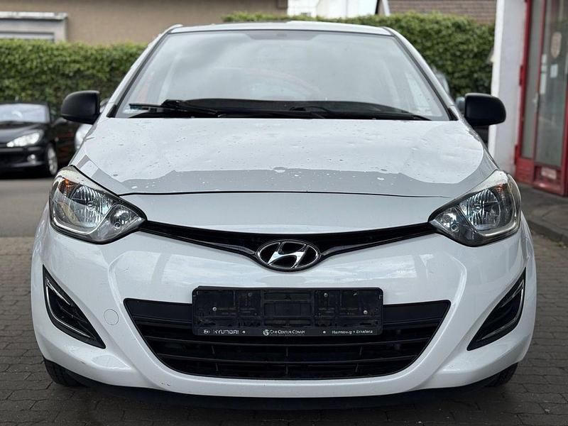 Gebraucht Hyundai i20 Edition 86 PS (63 kW) 2014 Weiß Kleinwagen
