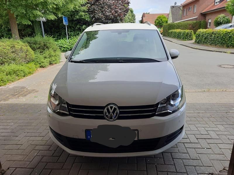 Gebraucht VW Sharan 170 PS (125 kW) 2012 Weiß Van / Kleinbus