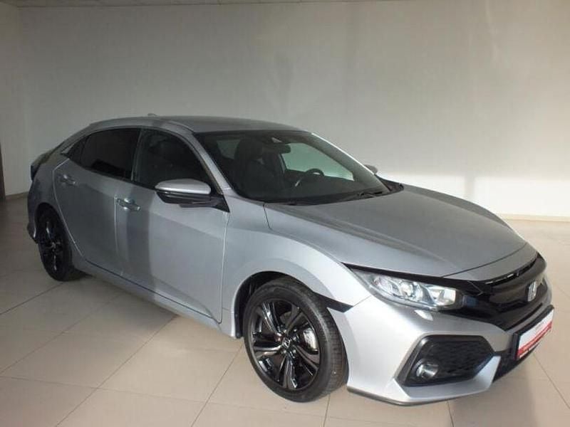Gebraucht Honda Civic Elegance 129 PS (94 kW) 2019 Silber metallic Limousine
