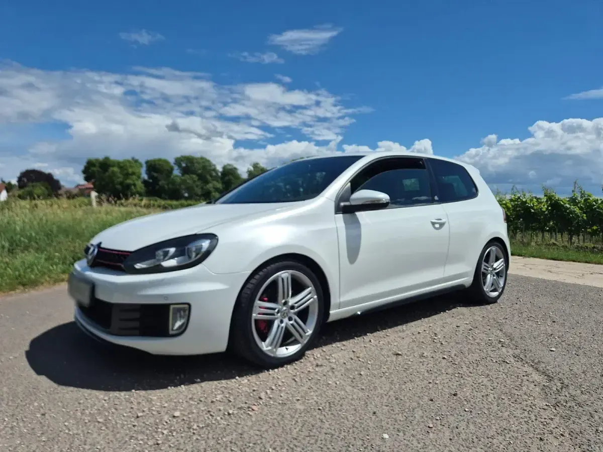 Gebraucht VW Golf VI GTI 211 PS (155 kW) 2010 Weiß Kleinwagen