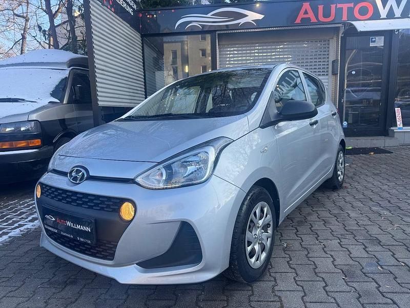 Silber Gebraucht 2017 Hyundai i10 Classic Kleinwagen | 5.990 € (Fairer Preis) - Bild 1/4