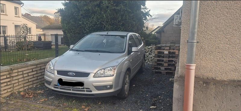 Silber Gebraucht 2007 Ford Focus Ambiente Kombi | 2.395 € (Fairer Preis) - Bild 1/4